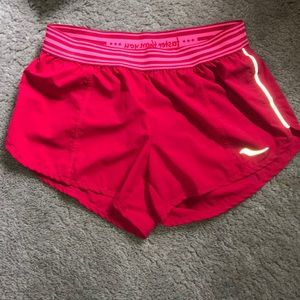 Saucony shorts size medium